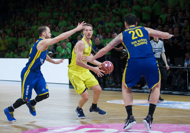 场上屡创佳 场上屡创佳