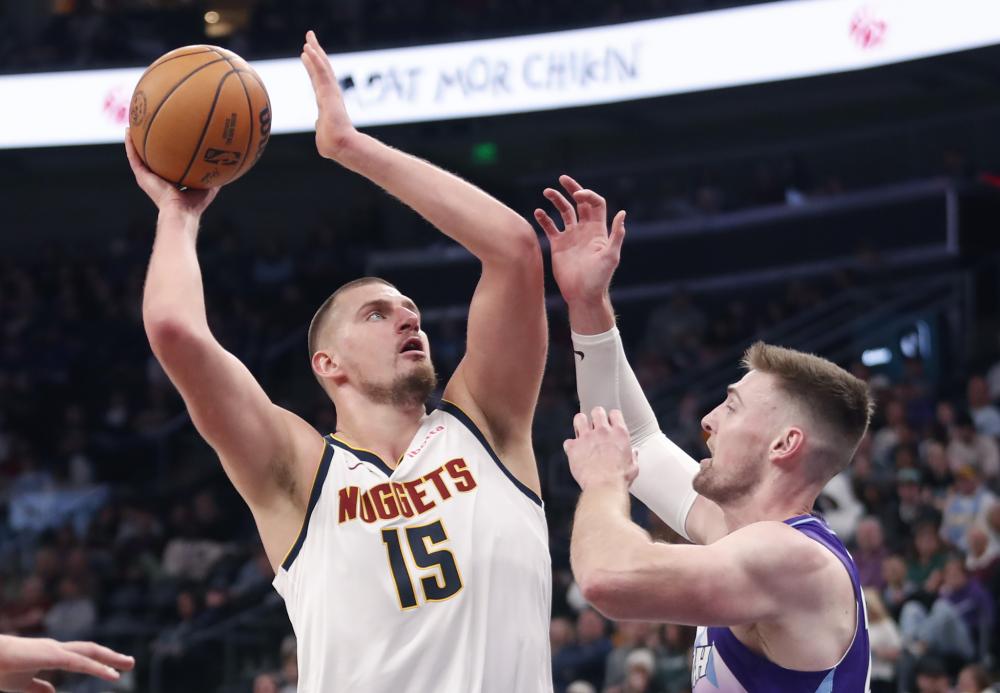 紧随其后的 紧随其后的